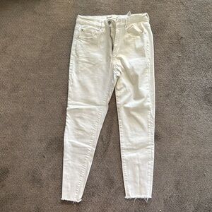 Garage White Jeans With Frayed Hem *stretch*